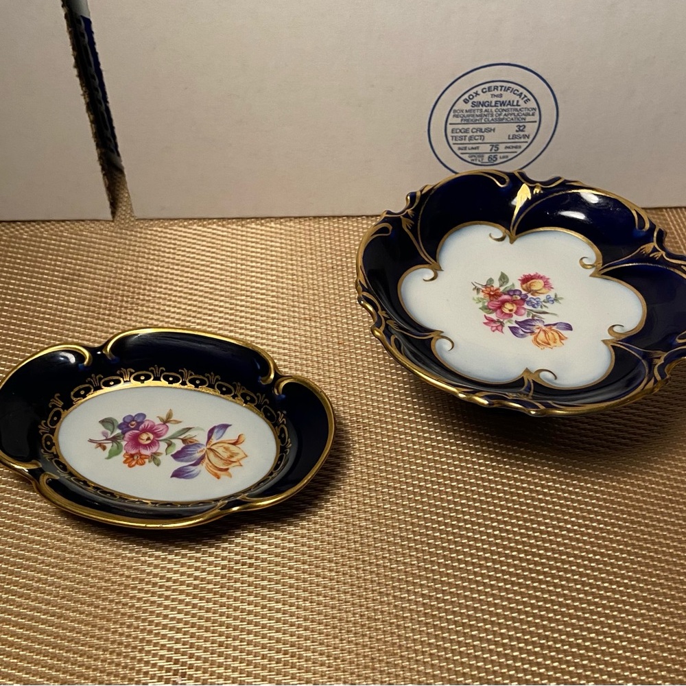 2 JLMENAU - ECHT KOBALT TRINKET dishes, one on pedestal. Beautiful. Vintage